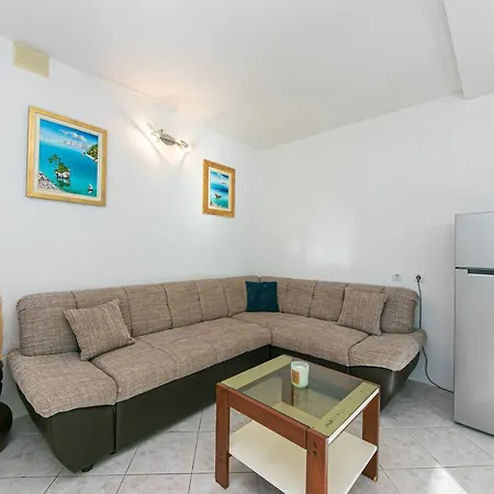 With Parking Space Brela, Makarska - 20223 Апартаменты